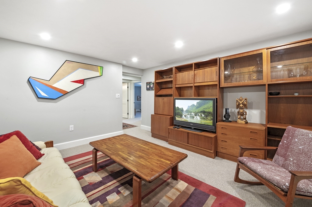 66 Prospect St, Marblehead