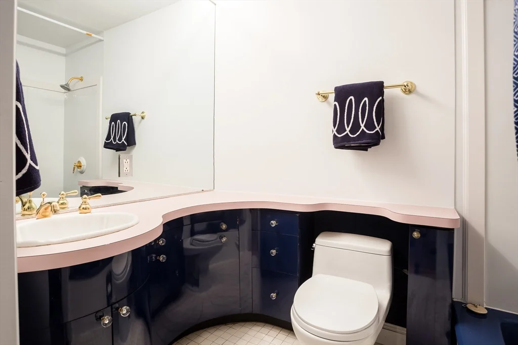 327 Commonwealth Ave, Back Bay