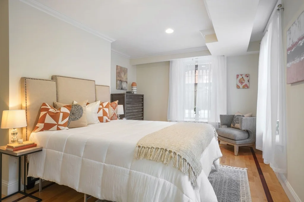 298 Marlborough, Back Bay