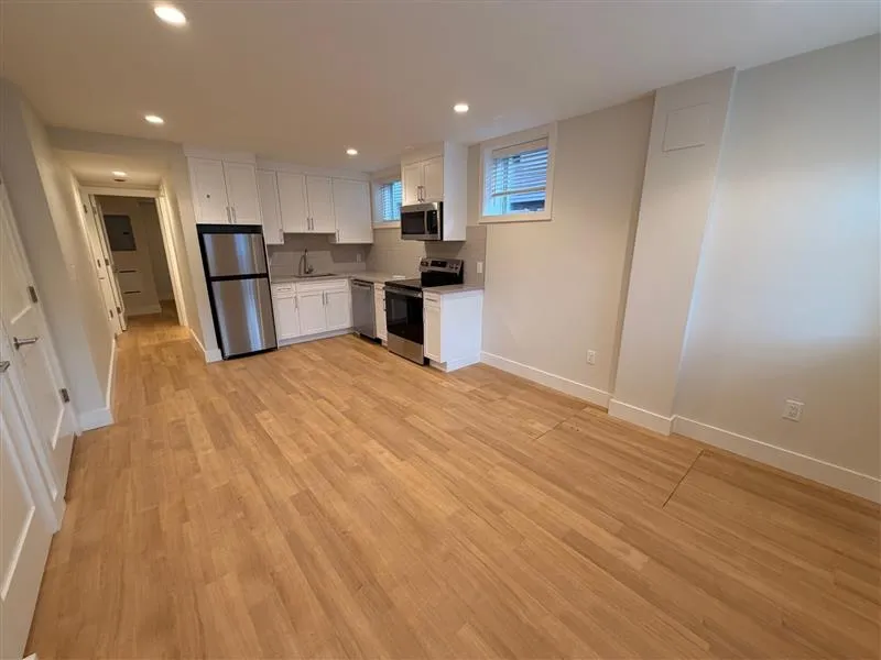 900 Massachusetts Ave, Riverside