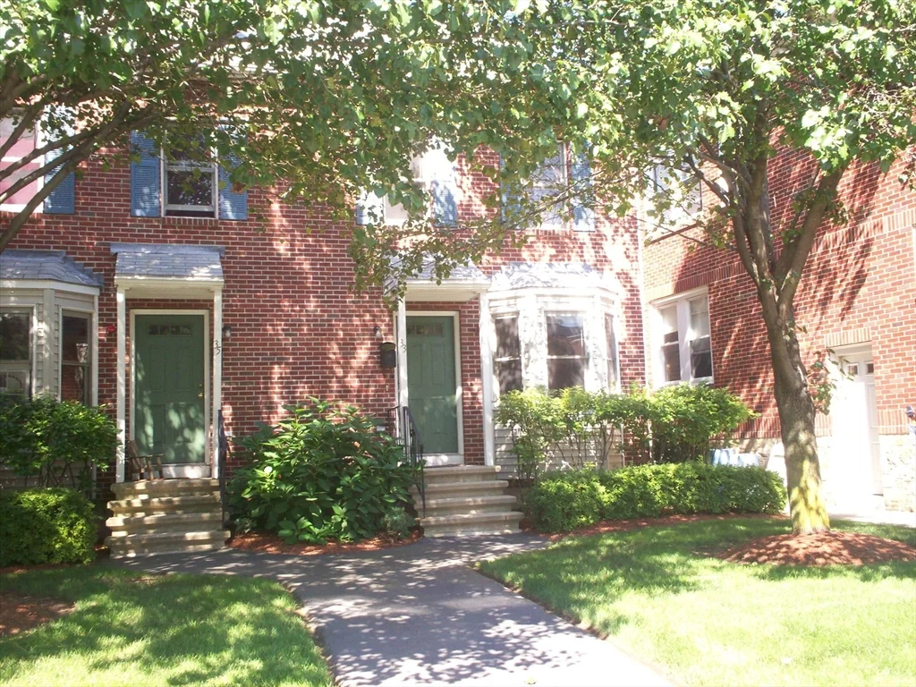 33 Lenglen Rd, Newton