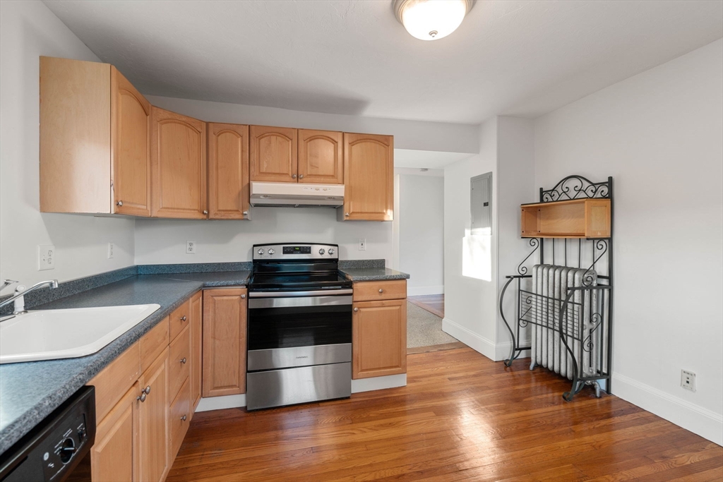 15 Bradbury St, Allston