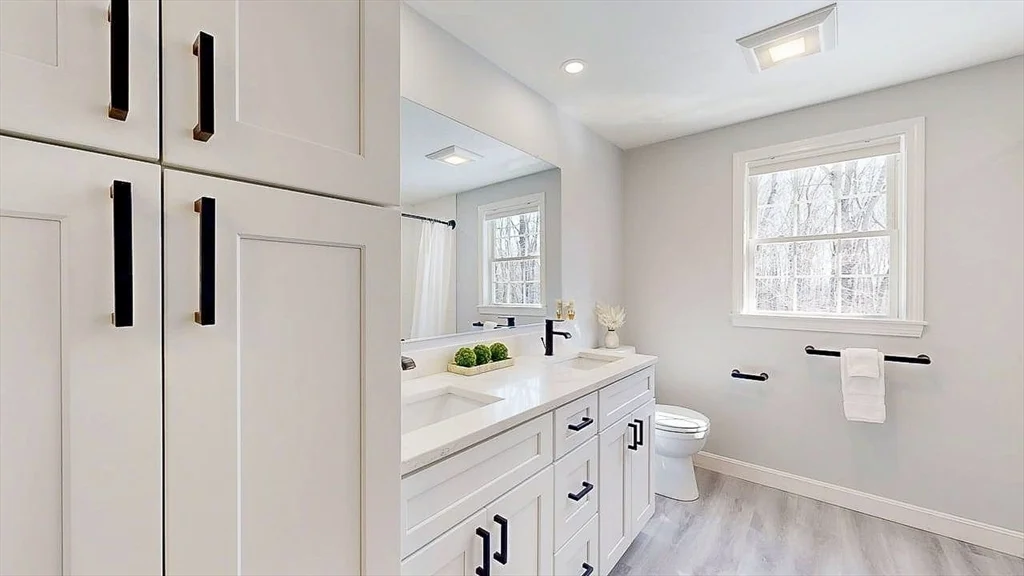 12 Coldbrook Rd, Millbury