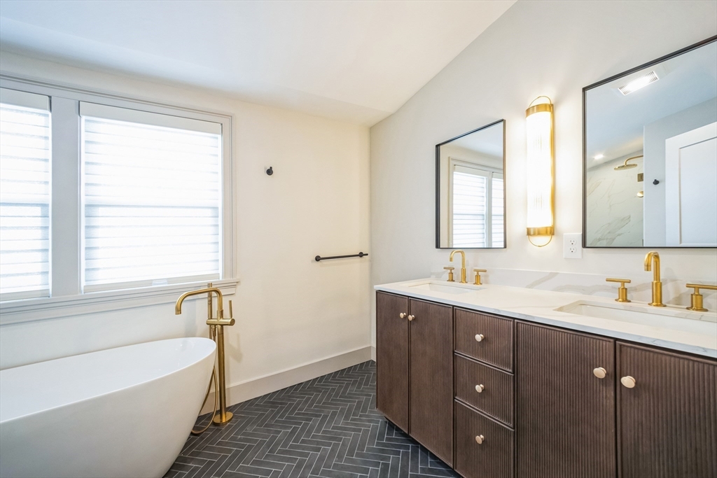 20 Fairmont St, Cambridgeport