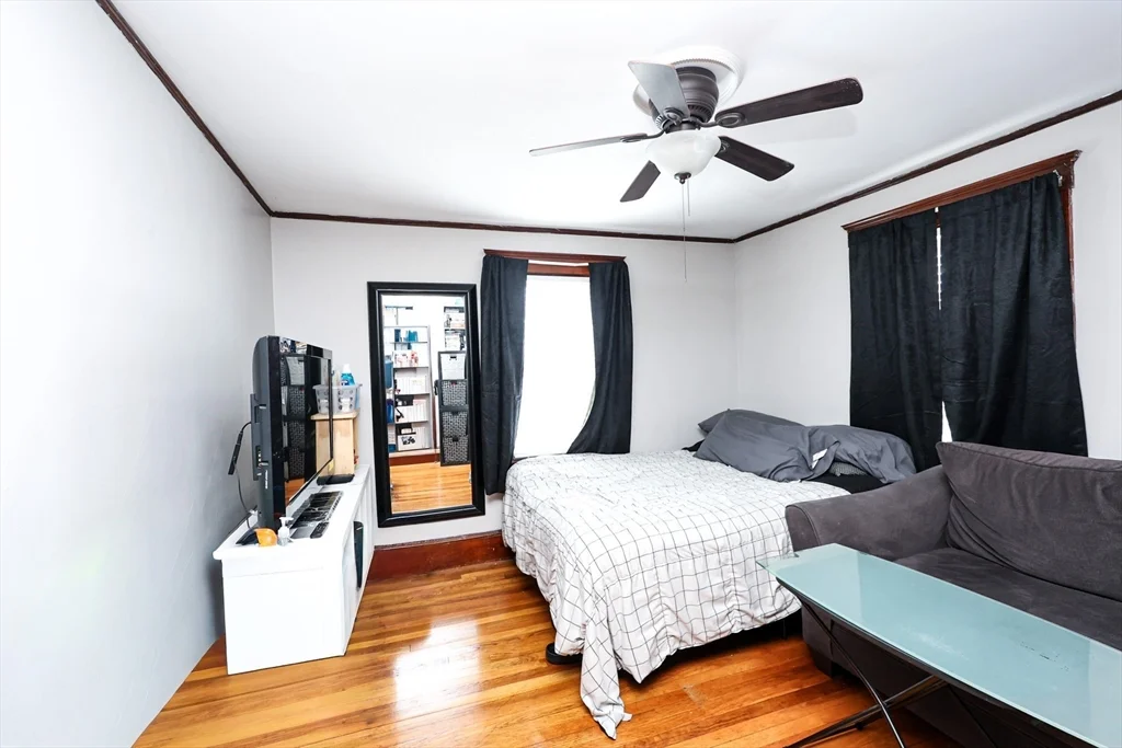 65 Clifford St, Hyde Park