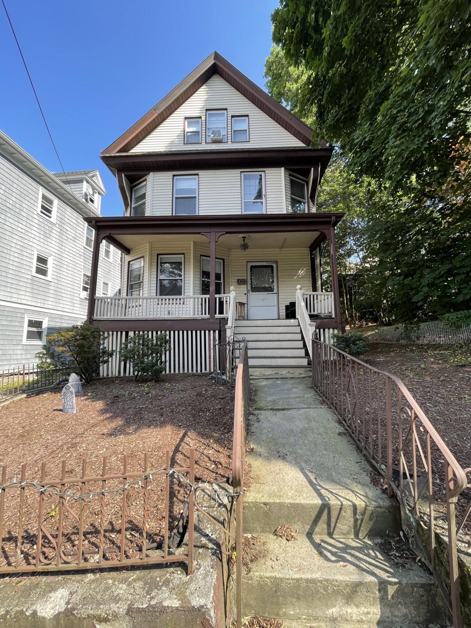 1 Woodstock Ave, Brighton