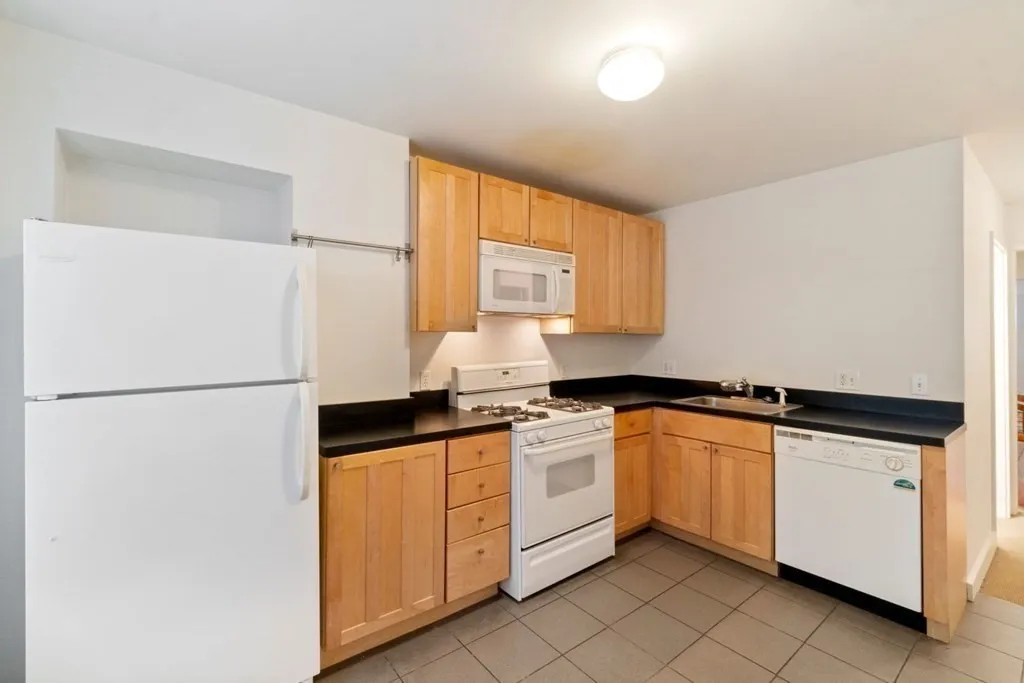 94 Brook St, Central Village