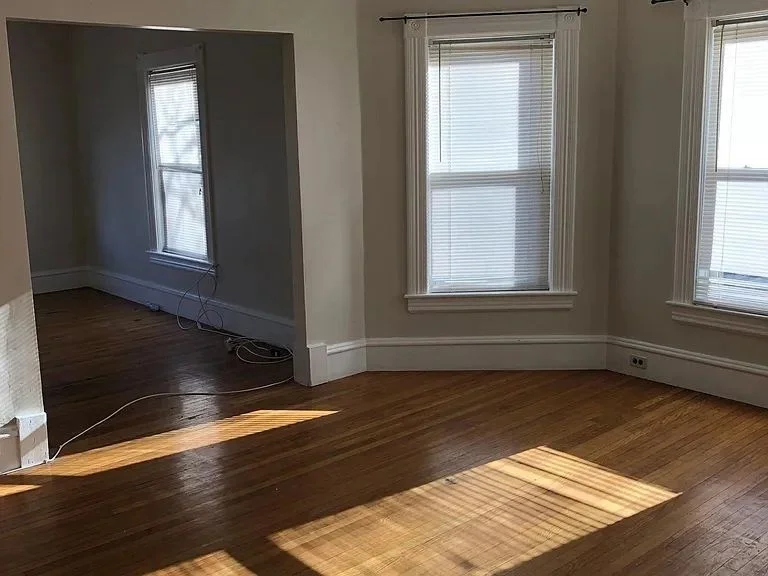 3 Belmont St, Lowell