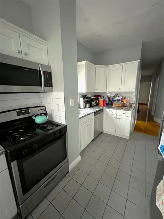 41 Ardell, Montclair