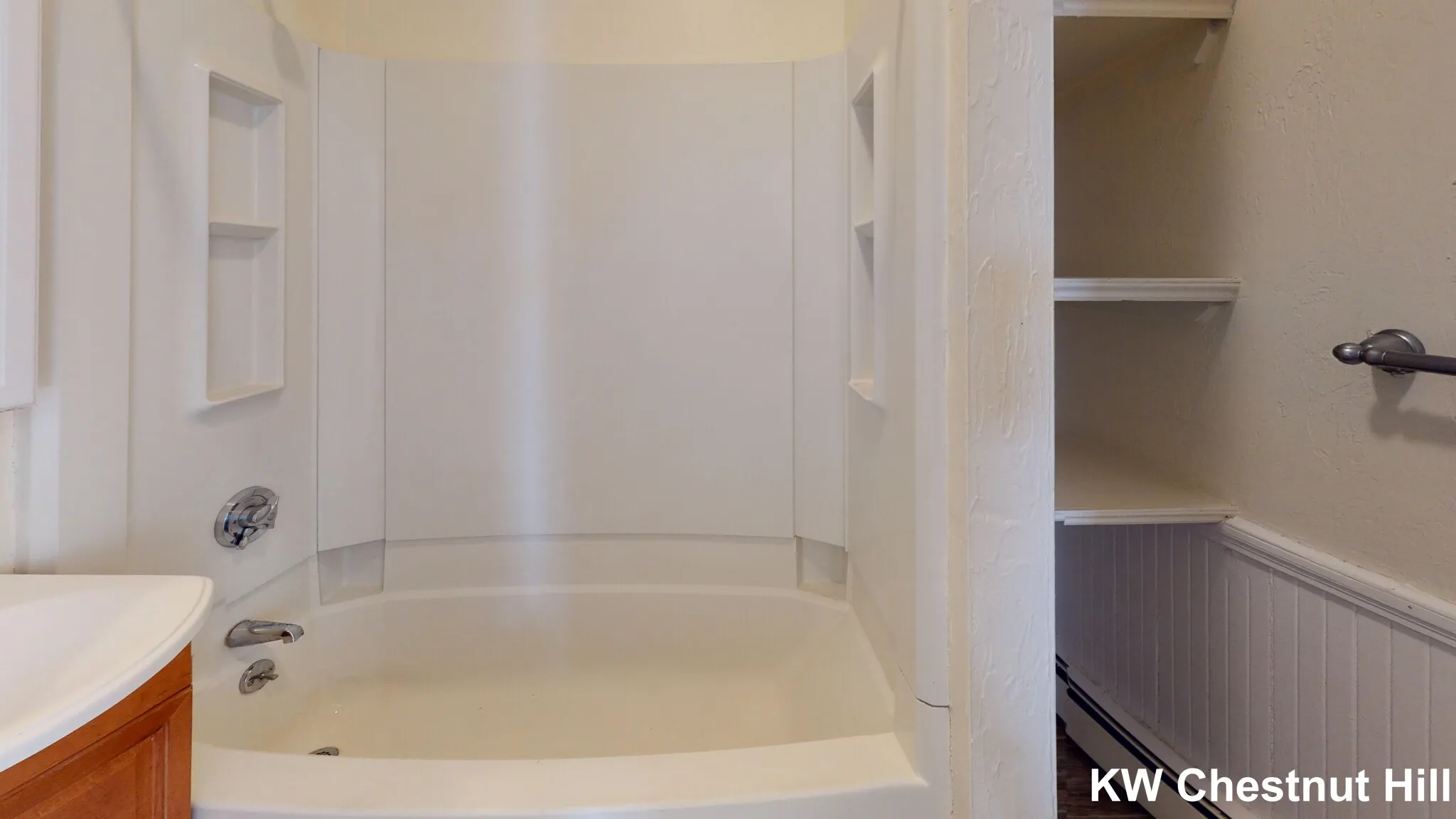 7 Sunset St, Mission Hill