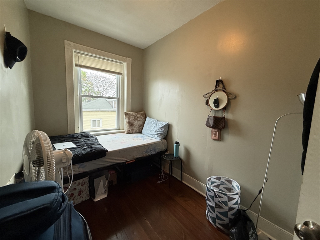 4A Weld Ave, Roxbury