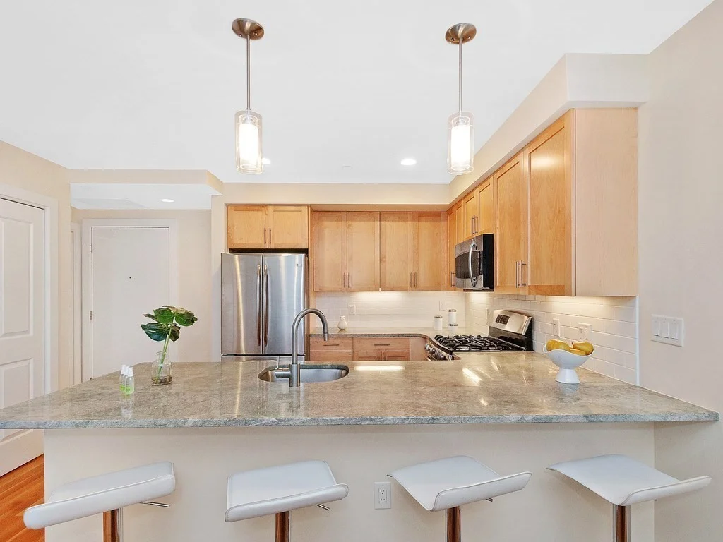 321 Hammond Pond Pkwy, Chestnut Hill