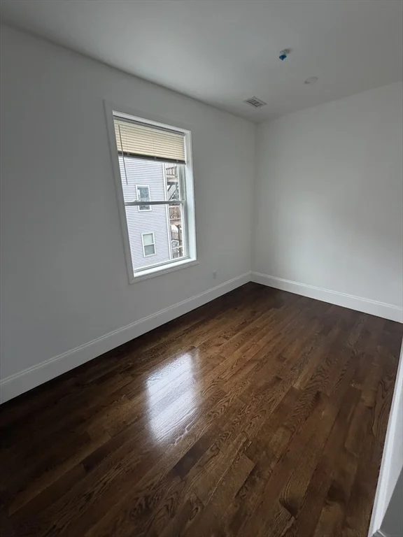 373 Crescent Ave, Chelsea