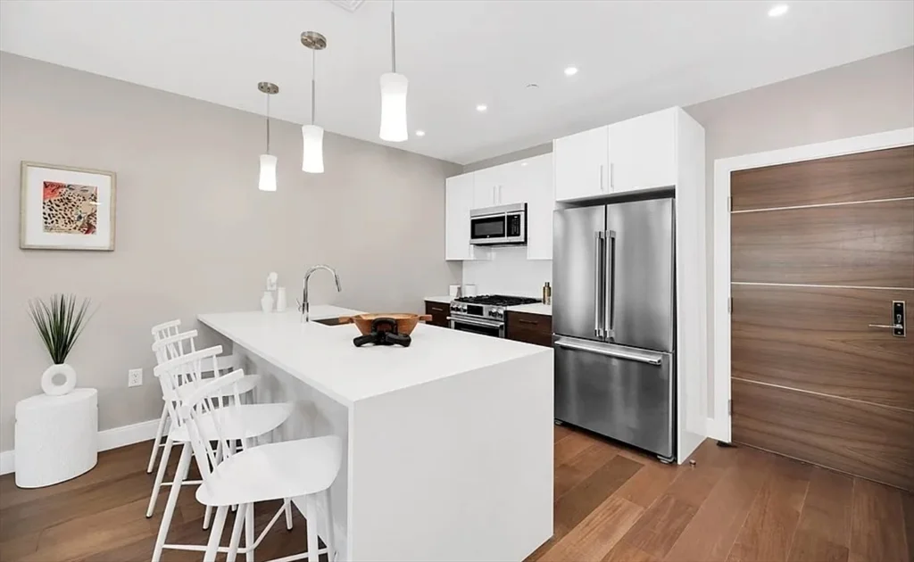 425 Lagrange St, West Roxbury