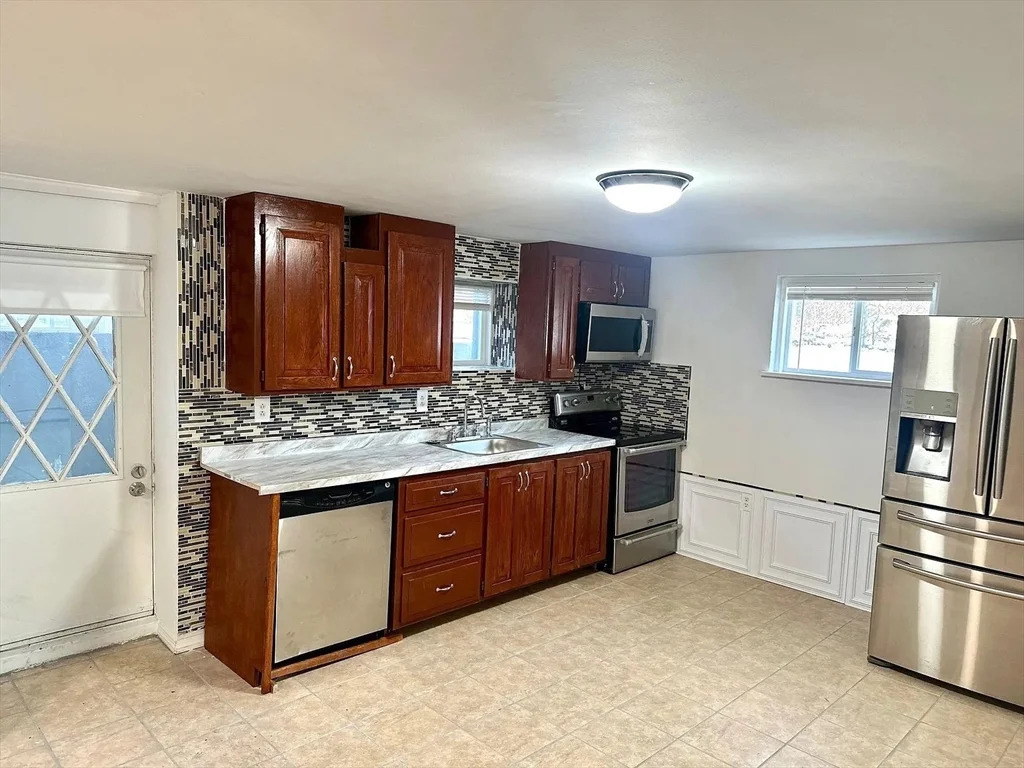 21 Maplewood St, West Roxbury