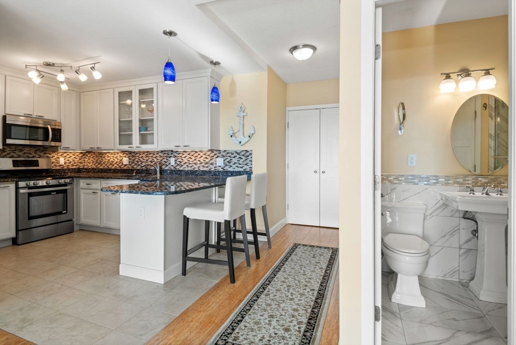 85 E India Row, Waterfront