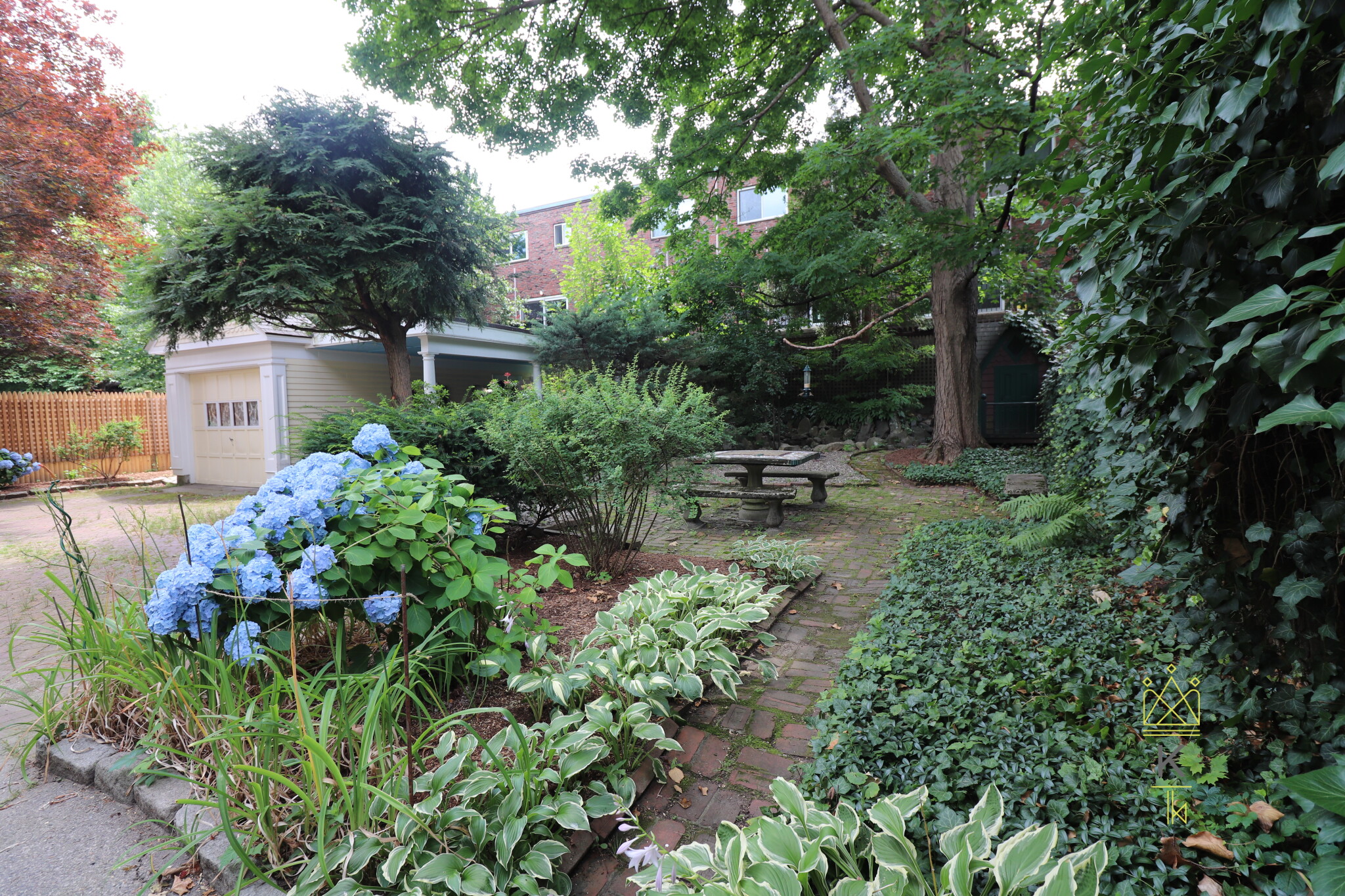 106 Francis St, Coolidge Corner