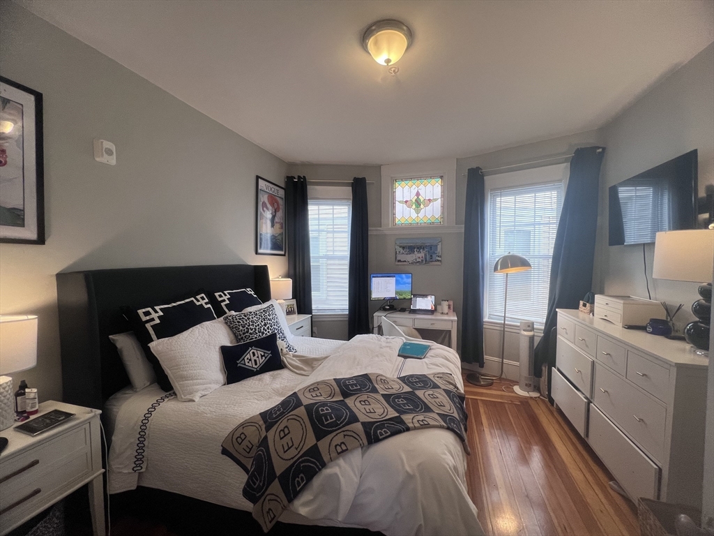 247 L St, South Boston