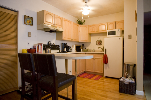 1 bed, 1 bath apartment for rent at 36 Fleet St Unit 4, North End — photo 1 of 9