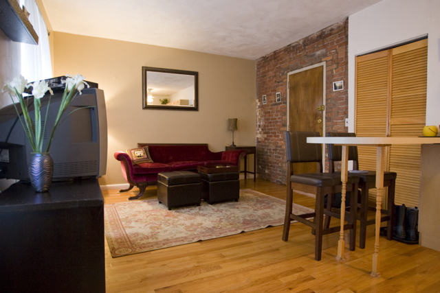 1 bed, 1 bath apartment for rent at 36 Fleet St Unit 4, North End — photo 2 of 9