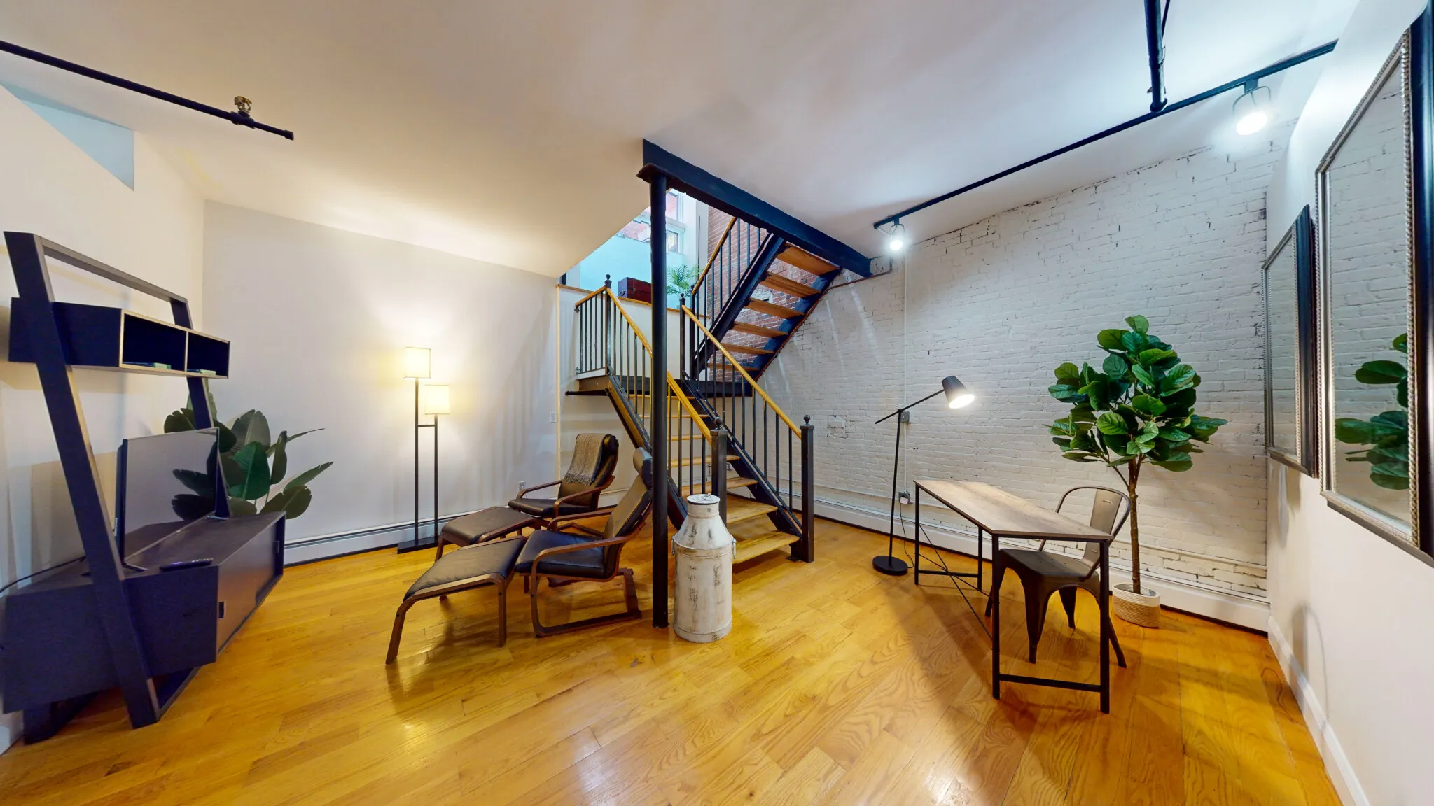 19 Stanhope St, Back Bay