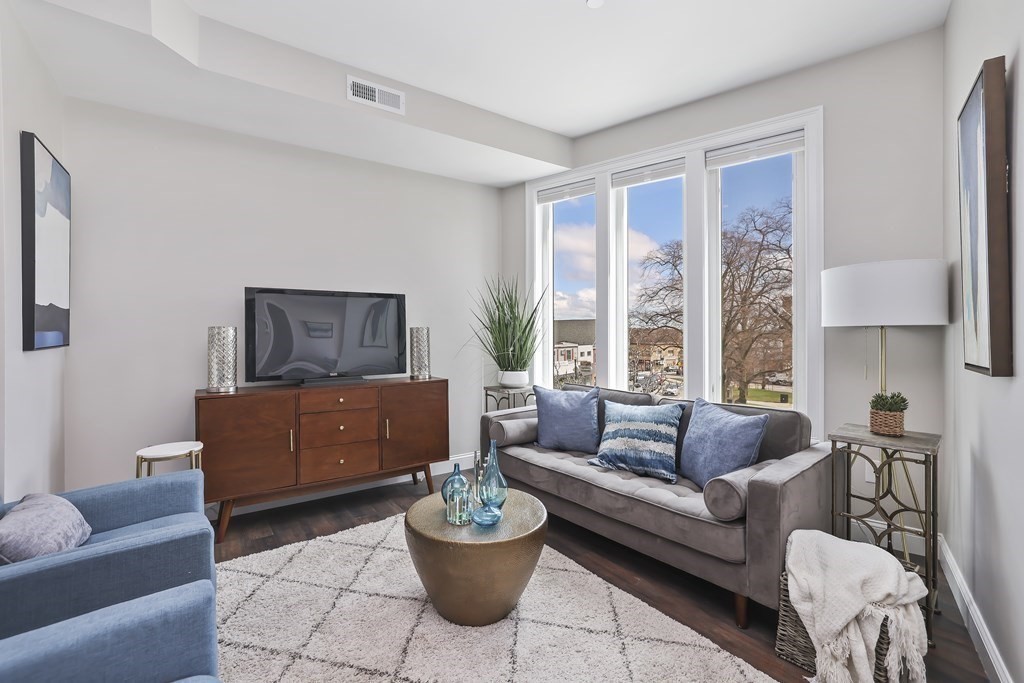 734 South St, Roslindale