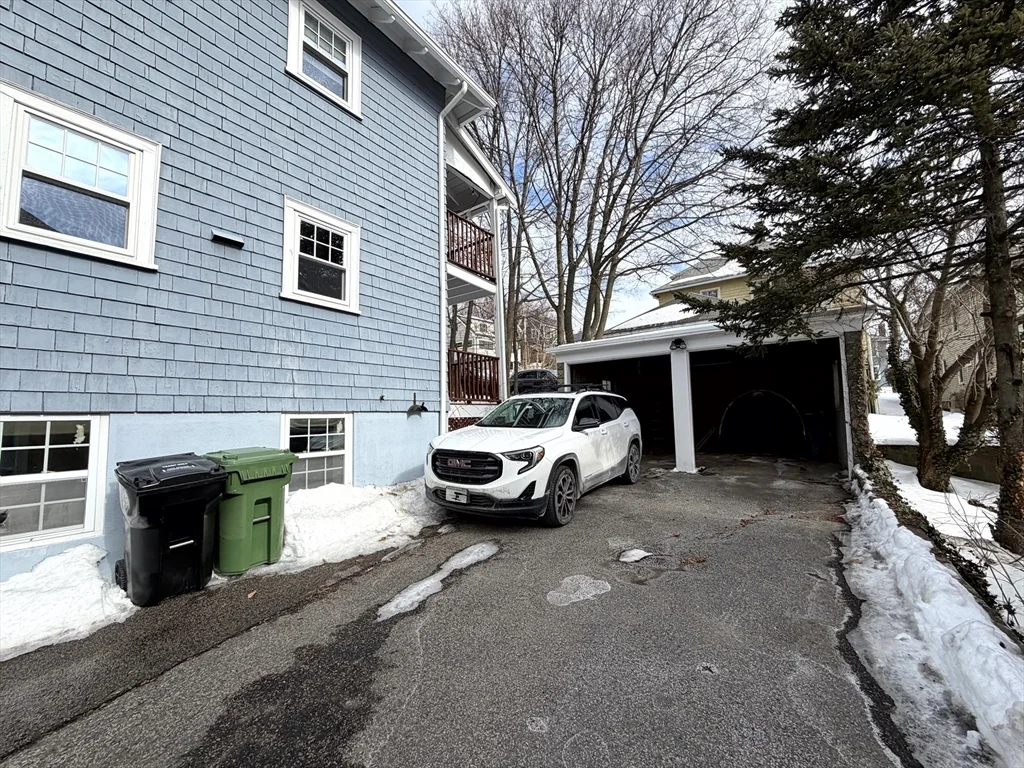 31 Oakley Rd, Watertown