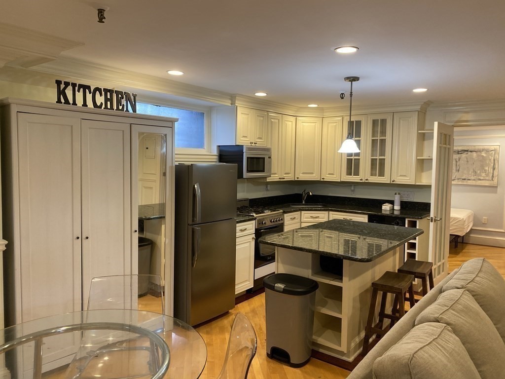 1 bed, 1 bath apartment for rent at 20 Gloucester St Unit B, Back Bay — photo 4 of 6