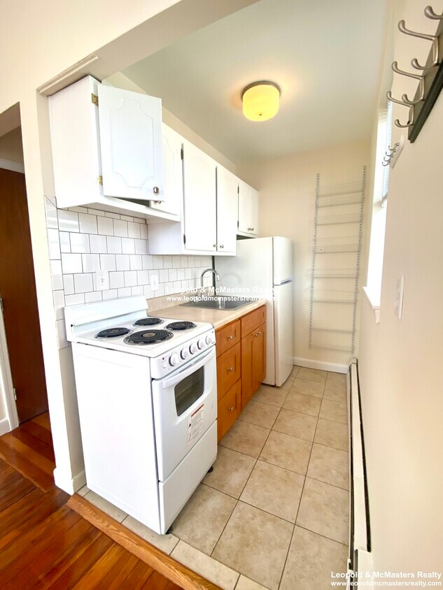 1 bed, 1 bath apartment for rent at 64 Brighton Ave Unit 20, Allston — photo 2 of 3