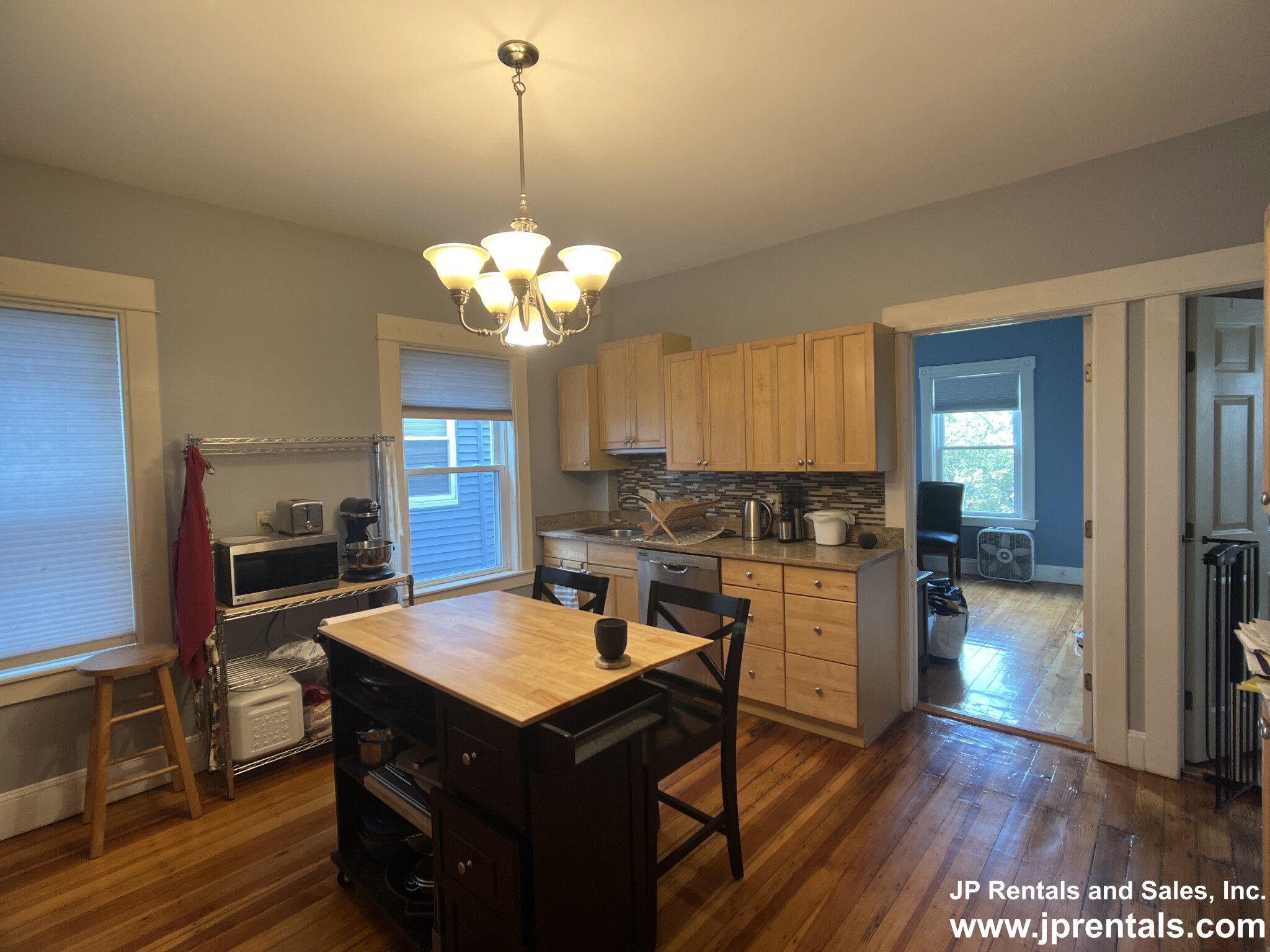 55 Rossmore Rd, Jamaica Plain