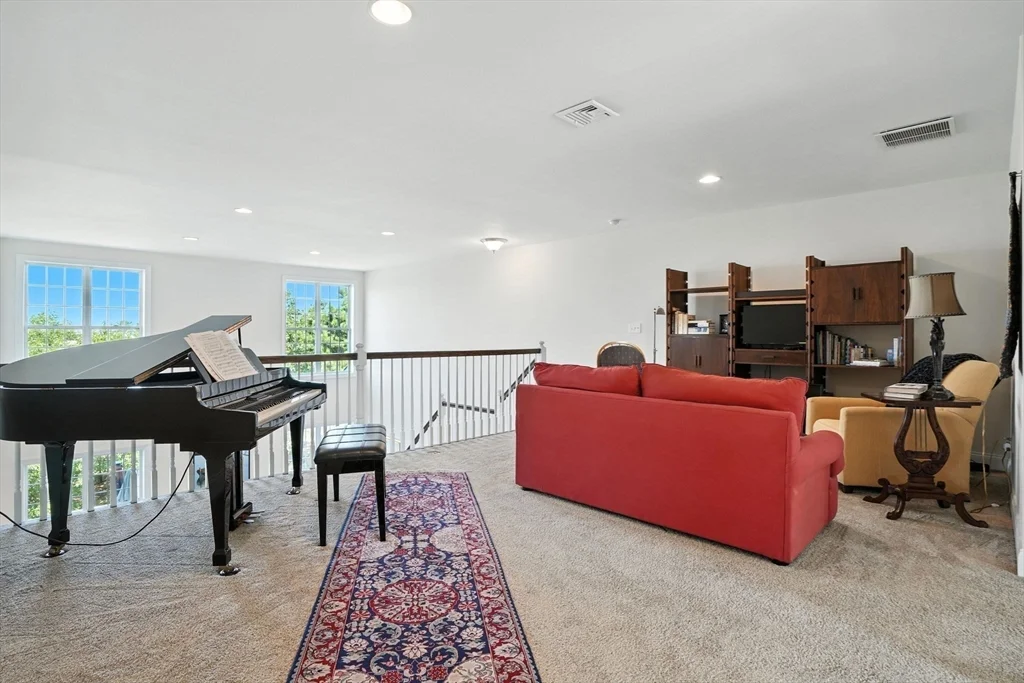 8 Skipping Stone, Plymouth