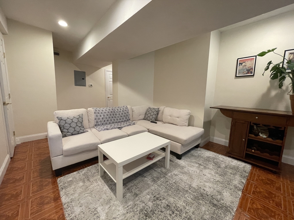 191 Winthrop Rd, Aspinwall Hill