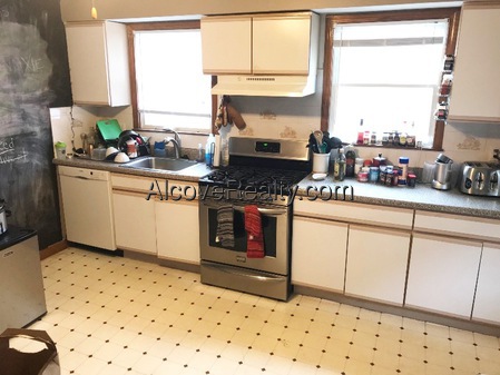 4 bed, 2 bath apartment for rent at 62 Harlow St Unit 1, Arlington — photo 2 of 13