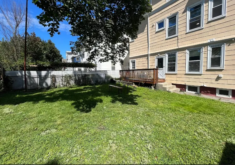 77 Lyman Ave, Medford