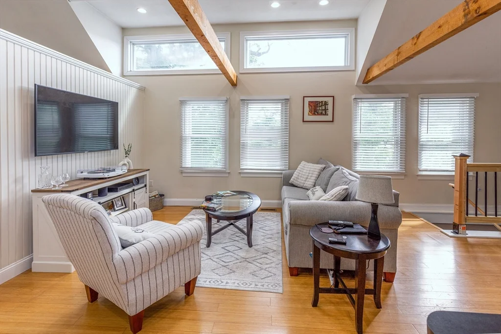 44 Russell St, Downtown