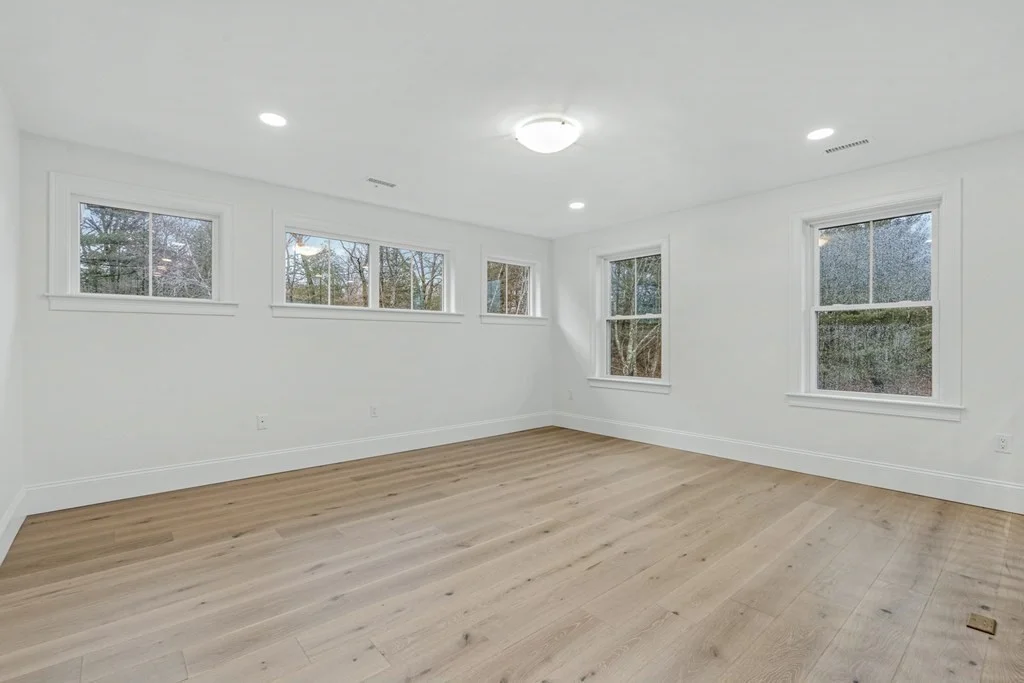 27 Lily Pond Ln, Lexington