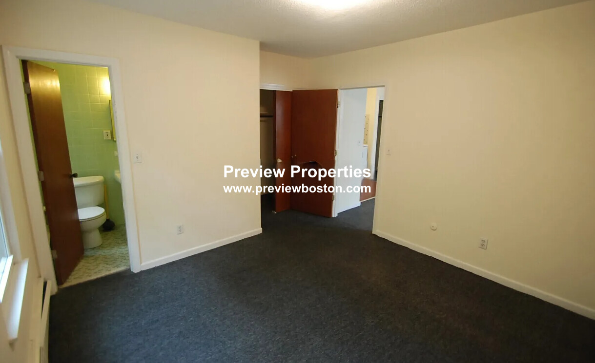 74 South Huntington Ave, Jamaica Plain