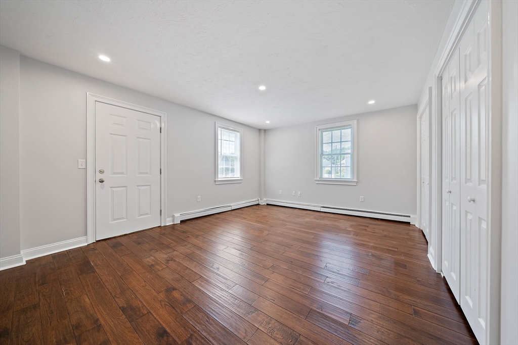 238 Neponset St, Canton