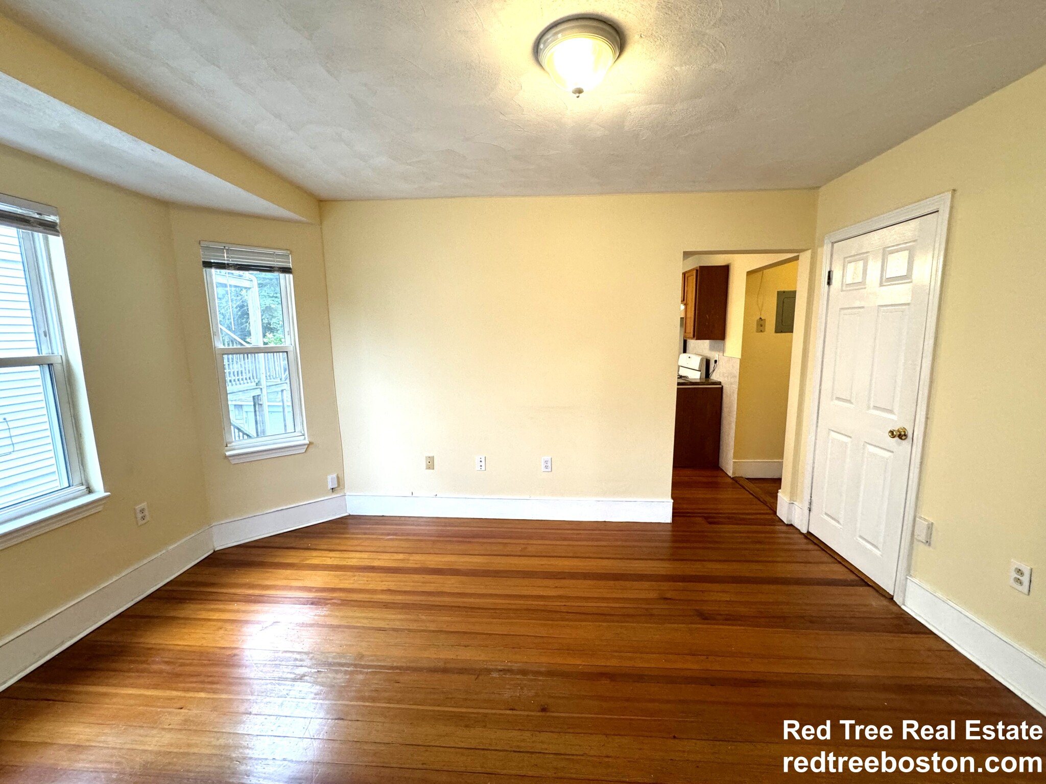 4057 Washington St, Roslindale