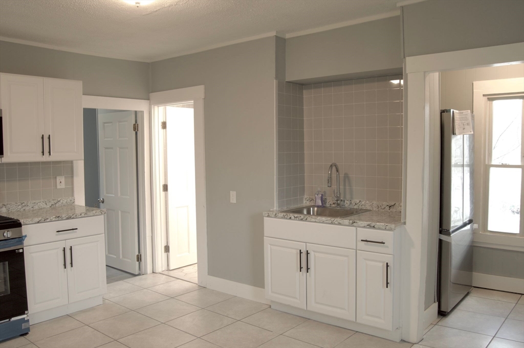 105 Clarendon St, Fitchburg