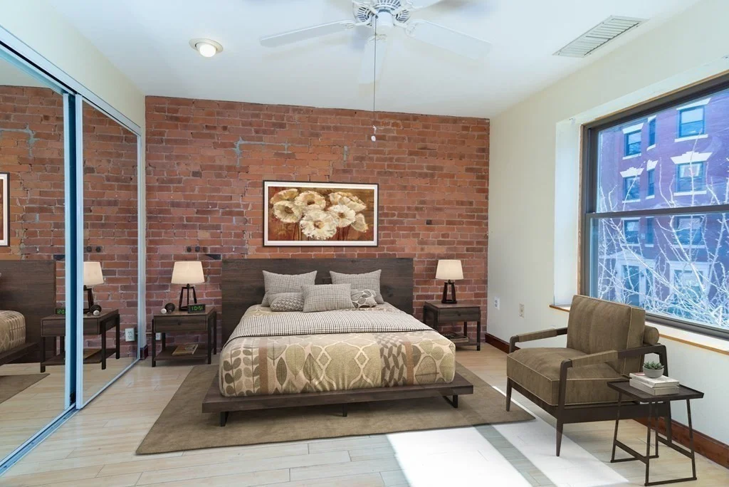 103 Gainsborough St, Fenway