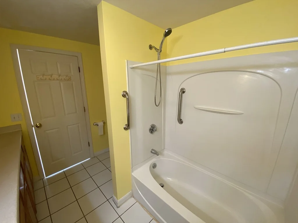 74 Moore Ave, Warren