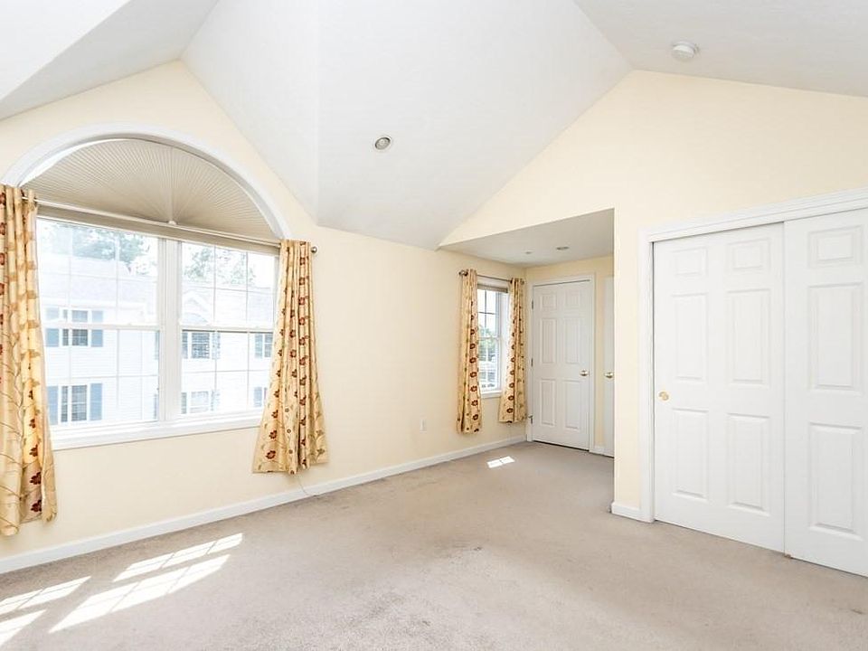 1005 Trapelo Rd, North Waltham