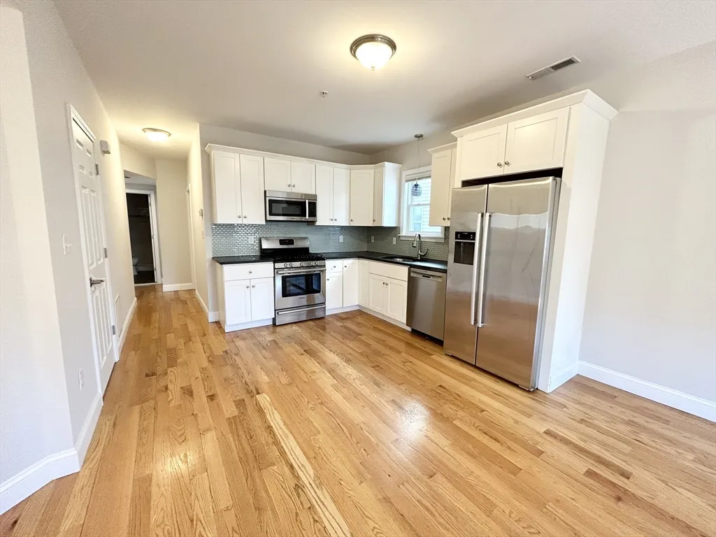995 Dorchester Ave, Dorchester