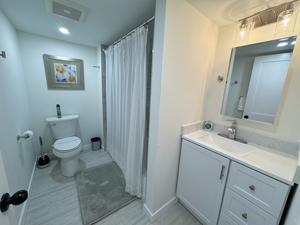 41 Wiltshire, Boston