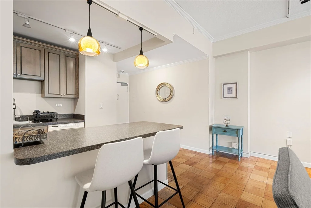 2 Hawthorne, West End