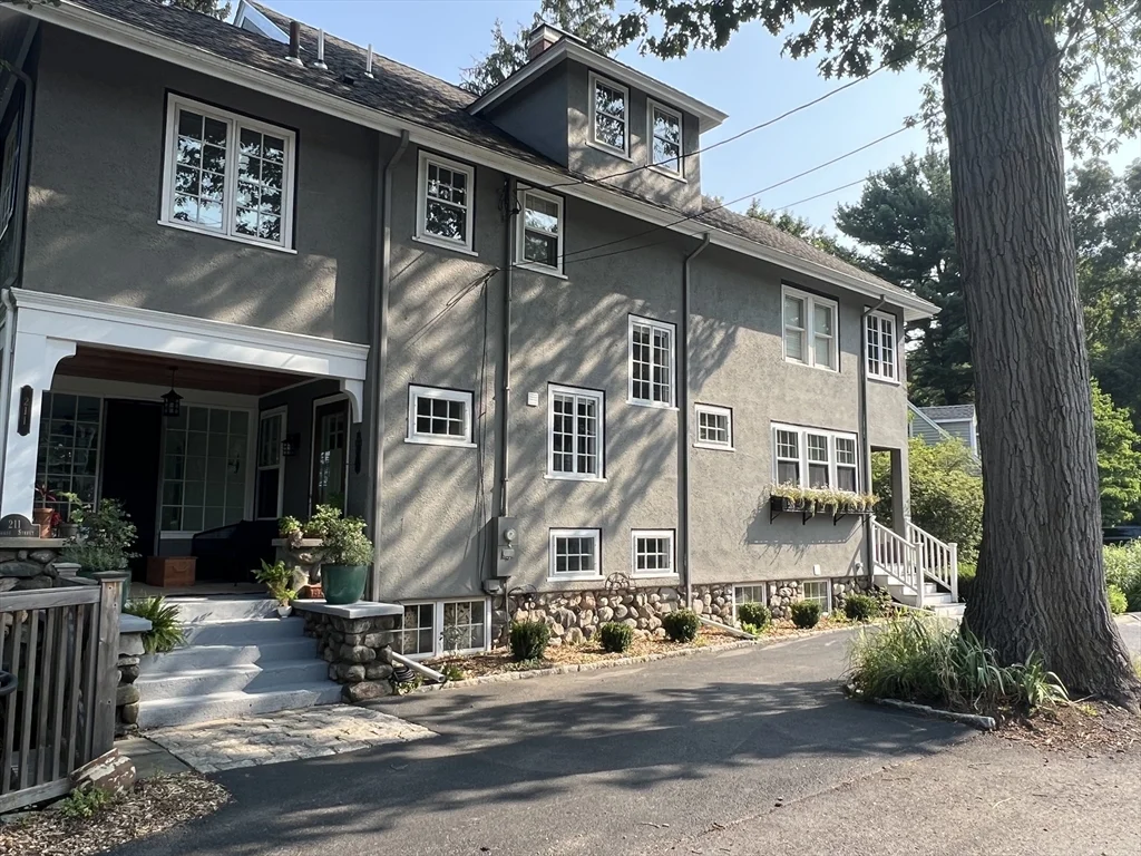 211 Forest St, Winchester