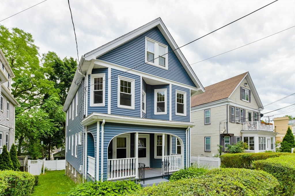 652 South, Roslindale