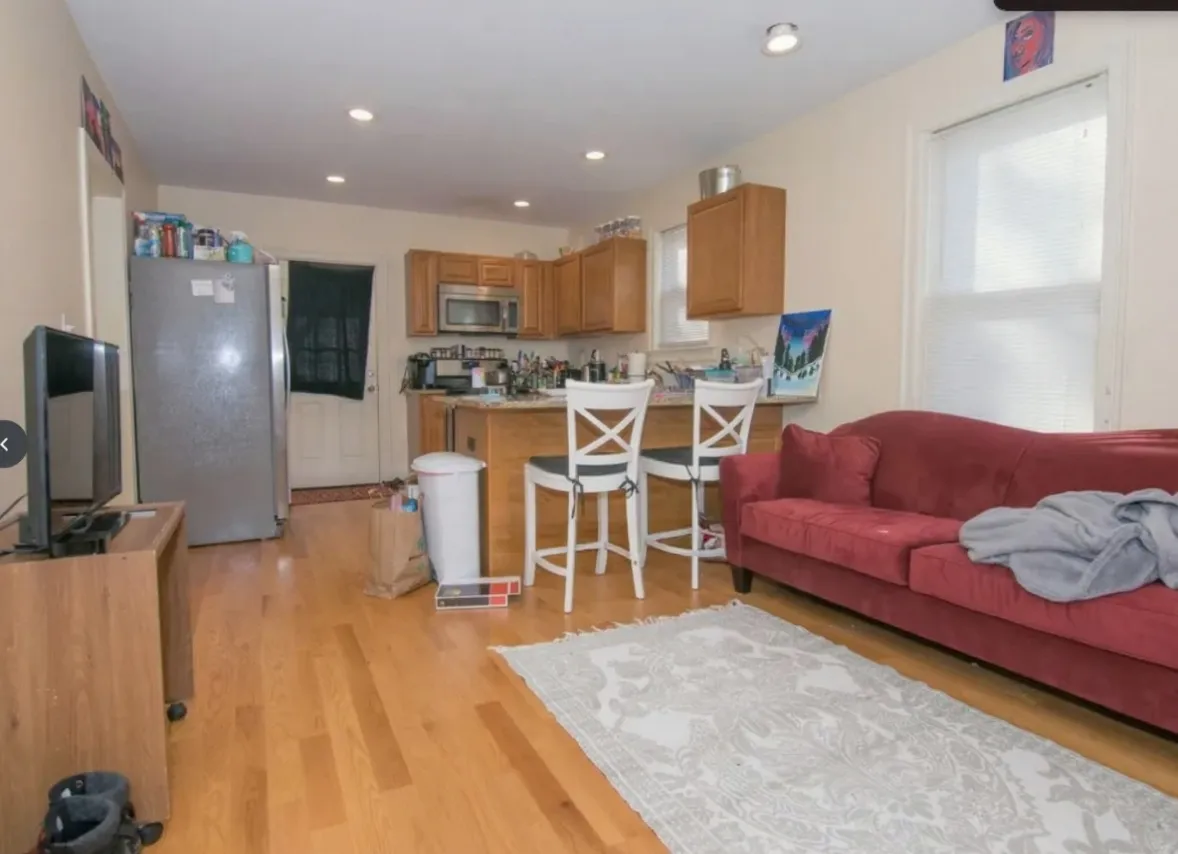 35 Pratt St, Allston