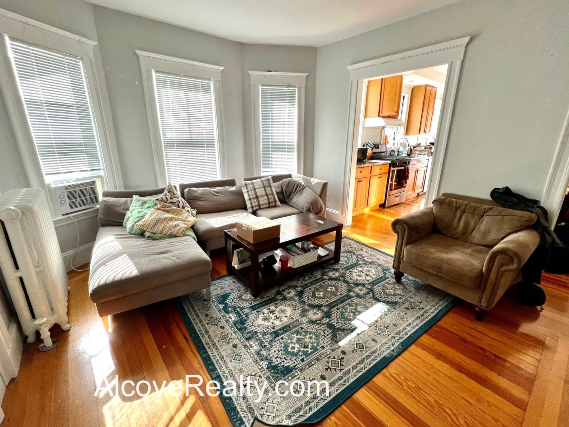 34 Leonard St, Tufts